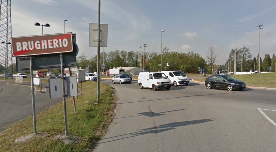 La rotonda di viale Stucchi a Monza al confine con Brugherio