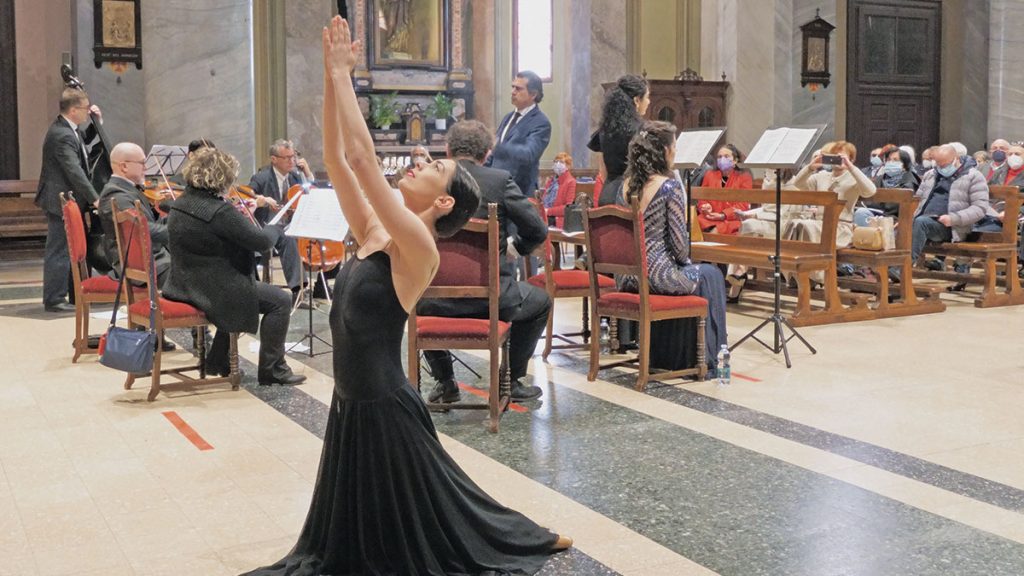Lo "Stabat Mater" di Pergolesi nell'interpretazione delle soliste del coro di Odessa. foto di Maurizio D'Alterio