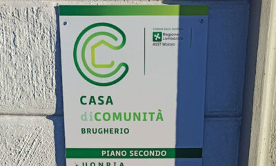 Il cartello della Casa di Comunità che è stato posizionato all'ingresso della palazzina dell'ASST in viale Lombardia
