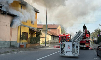 L'incendio scatenatosi in una cantina di via San Maurizio al Lambro